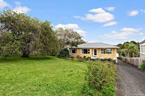 Photo of property in 31 Sunrise Avenue, Murrays Bay, Auckland, 0630