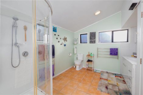 Photo of property in 38 Riddell Road, Kerikeri, 0230