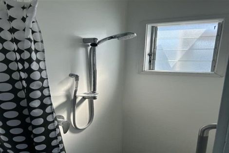 Photo of property in 10 Wallis Street, Raglan, 3225