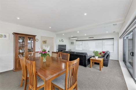 Photo of property in 14 Gulf Crest, Bucklands Beach, Auckland, 2012