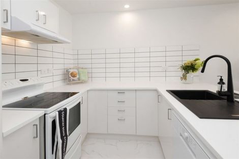 Photo of property in 14 Nagle Place, Golflands, Auckland, 2013