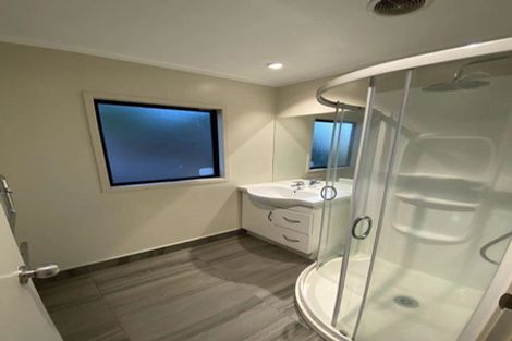 Photo of property in 24 West Harbour Drive, West Harbour, Auckland, 0618