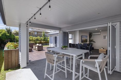 Photo of property in 19 Puhirake Crescent, Pyes Pa, Tauranga, 3112