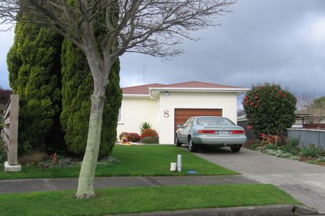 Photo of property in 8 Droylsden Place, Palmerston North, 4410