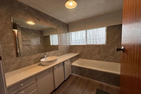 Photo of property in 2/69 Settlement Road, Papakura, 2110