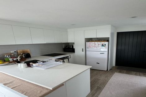 Photo of property in 3/8 Chivalry Road, Glenfield, Auckland, 0629