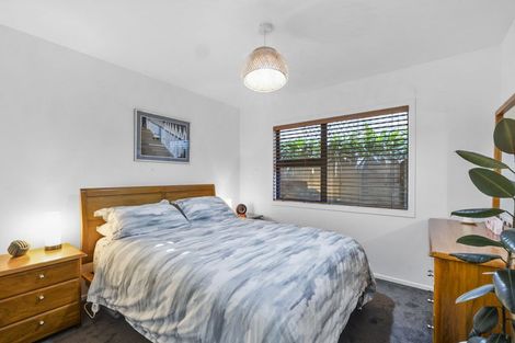 Photo of property in 4a Awanui Street, Merrilands, New Plymouth, 4312
