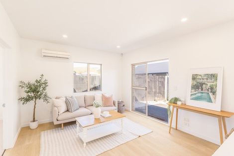 Photo of property in 4/15 Derrett Place, Saint Martins, Christchurch, 8022