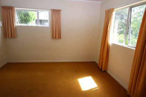 Photo of property in 2/35a Rangatira Road, Beach Haven, Auckland, 0626