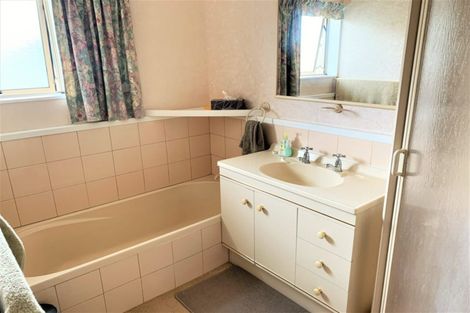 Photo of property in 30 Kakaho Drive, Tawhero, Whanganui, 4501