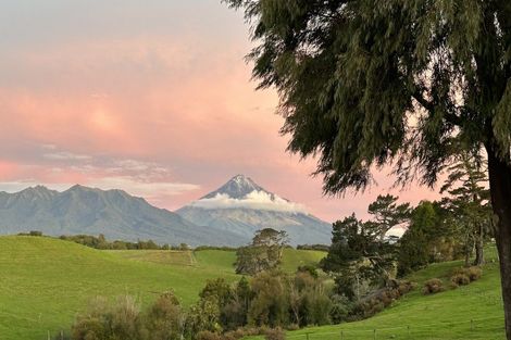 Photo of property in 100 Carthew Street, Okato, 4335