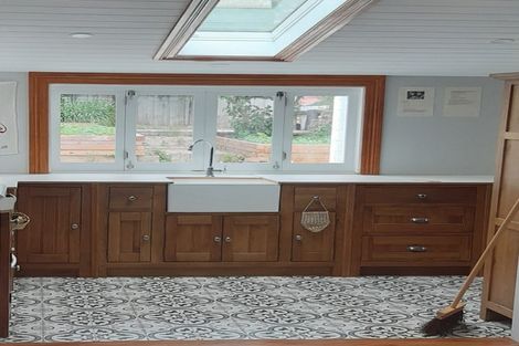 Photo of property in 70 Oxford Street, Lyttelton, 8082