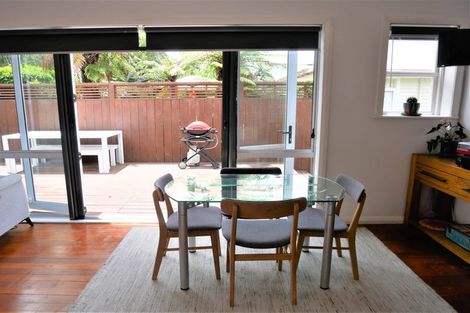 Photo of property in 1/14 Hogans Road, Glenfield, Auckland, 0629