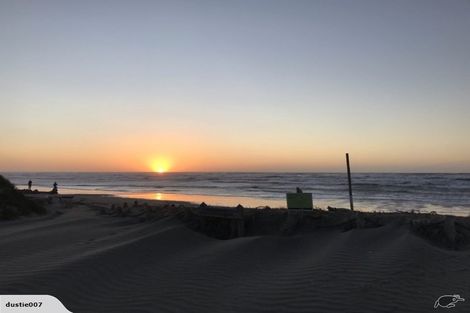 Photo of property in 79 Nash Parade, Foxton Beach, Foxton, 4815