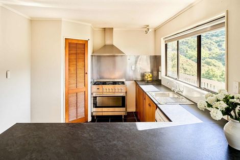 Photo of property in 38 Exploration Way, Whitby, Porirua, 5024