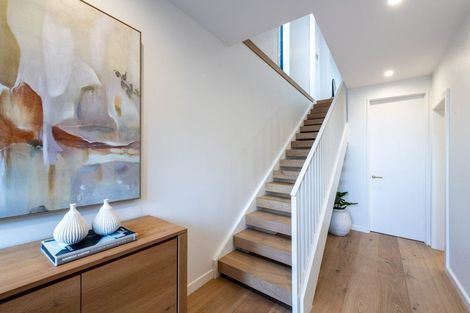 Photo of property in 18a Eastcliffe Road, Castor Bay, Auckland, 0620