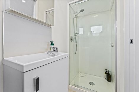 Photo of property in 662 Beach Road, Browns Bay, Auckland, 0630