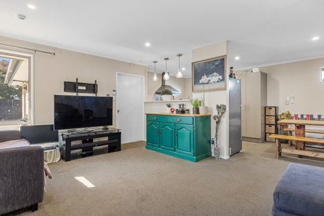 Photo of property in 10 Netley Place, Aranui, Christchurch, 8061