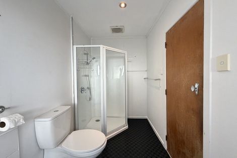 Photo of property in 33 Omega Street, Newlands, Wellington, 6037