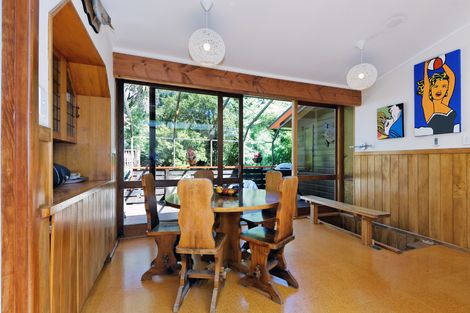 Photo of property in 12 Taraire Road, Titirangi, Auckland, 0604