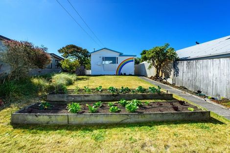 Photo of property in 16 Tovey Street, New Brighton, Christchurch, 8061