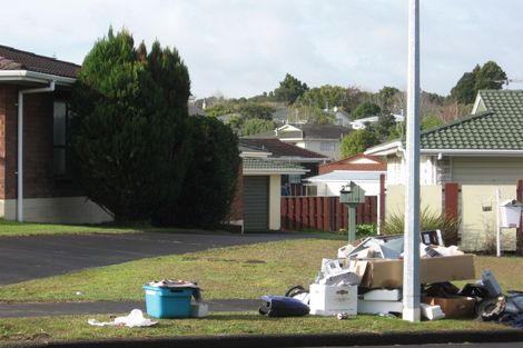 Photo of property in 2/40 Ray Small Drive, Papakura, 2110