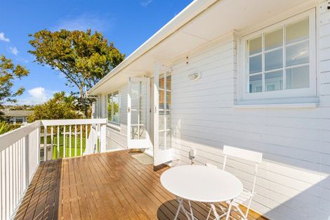 Photo of property in 24 Salem Place, Torbay, Auckland, 0630
