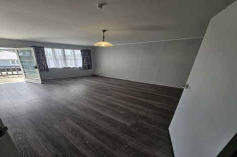 Photo of property in 2/9 View Road, Papakura, 2110