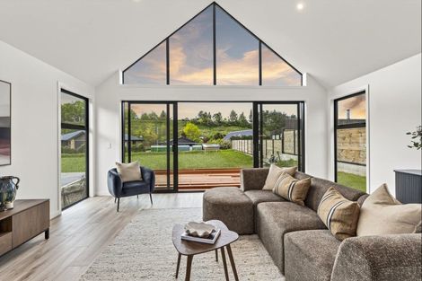 Photo of property in 10 Kamana Rise, Wanaka, 9382