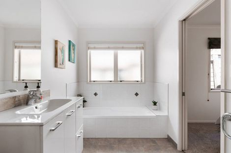 Photo of property in 8 Waiorakei Way, Welcome Bay, Tauranga, 3175