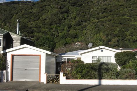 Photo of property in 59 Oroua Street, Eastbourne, Lower Hutt, 5013