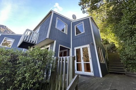 Photo of property in 30a Mackinnon Terrace, Sunshine Bay, Queenstown, 9300