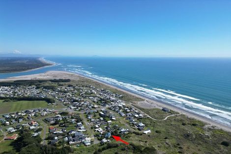 Photo of property in 18 Brown Terrace, Foxton Beach, Foxton, 4815