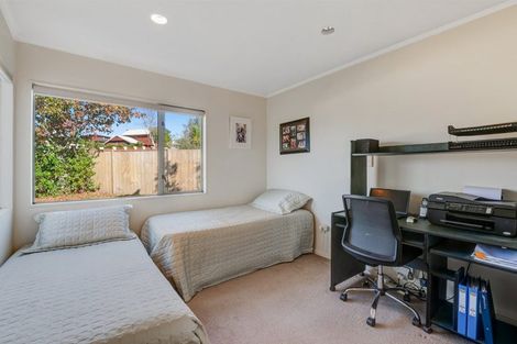Photo of property in 5 Rifleman Rise, Unsworth Heights, Auckland, 0632