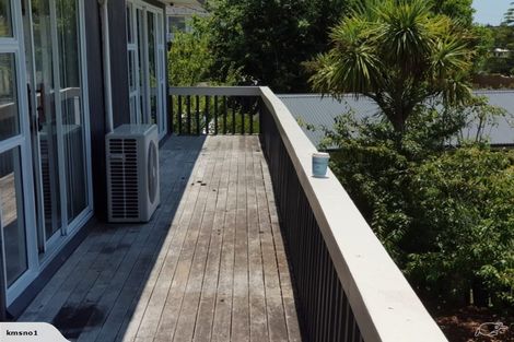 Photo of property in 22 Hartley Terrace, Massey, Auckland, 0614