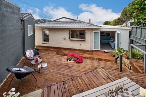 Photo of property in 1 Ferry Street, Seatoun, Wellington, 6022