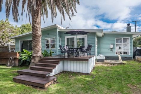 Photo of property in 36 Golf Road, Paraparaumu Beach, Paraparaumu, 5032