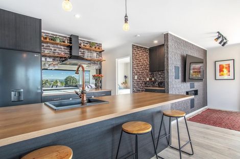 Photo of property in 115b Harbour View Road, Omokoroa, 3114