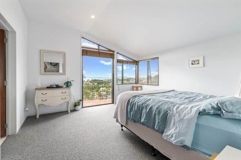 Photo of property in 51 Penguin Drive, Murrays Bay, Auckland, 0630