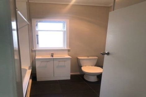 Photo of property in 112 Tirimoana Road, Te Atatu South, Auckland, 0602