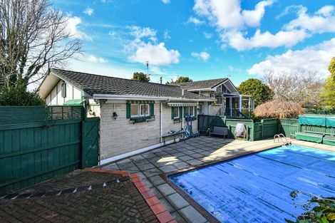 Photo of property in 27 Mirrabooka Avenue, Botany Downs, Auckland, 2010