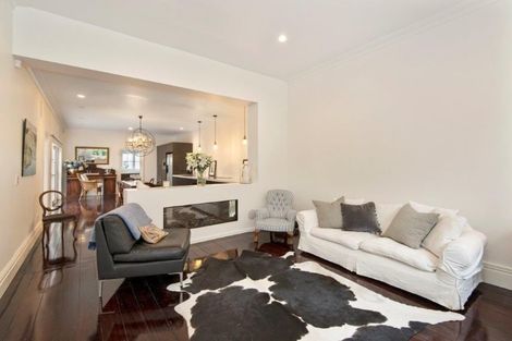 Photo of property in 26 Cranmer Square, Christchurch Central, Christchurch, 8013