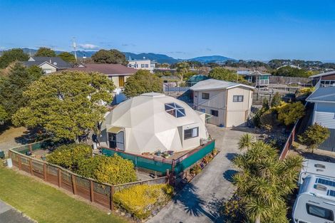 Photo of property in 12 Island View Terrace, Waikanae Beach, Waikanae, 5036