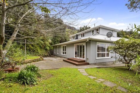 Photo of property in 1 Westhaven Drive, Tawa, Wellington, 5028