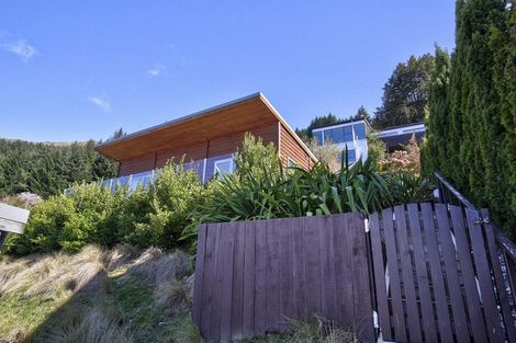 Photo of property in 129b Wynyard Crescent, Fernhill, Queenstown, 9300