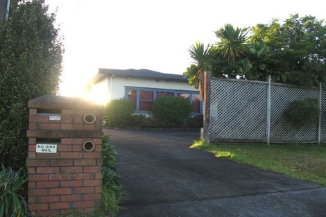 Photo of property in 1/235 Glenfield Road, Hillcrest, Auckland, 0627