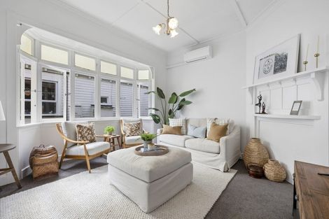 Photo of property in 72 Barrett Street, Westown, New Plymouth, 4310