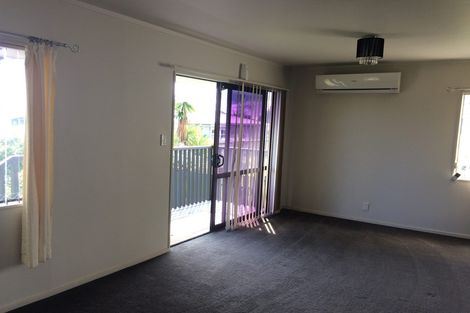 Photo of property in 61a Farquhar Road, Glendene, Auckland, 0602