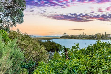 Photo of property in 163 West Harbour Drive, West Harbour, Auckland, 0618