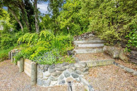 Photo of property in 43 Wyndham Road, Pinehaven, Upper Hutt, 5019